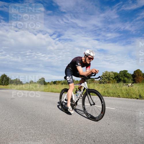 31.08.2025 - Elbe Triathlon Hamburg Michael Burmester http://msf.ph/oto/8663018 31.08.2025 09:30:55 Radfahren 176, 256, 332, 378, 476, 489, 505, 602, 737 meine-sportfotos.de