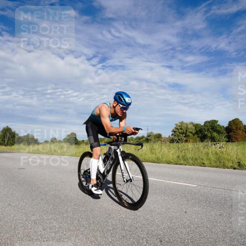 31.08.2025 - Elbe Triathlon Hamburg Michael Burmester http://msf.ph/oto/8663045 31.08.2025 09:31:25 Radfahren 382, 450, 569 meine-sportfotos.de