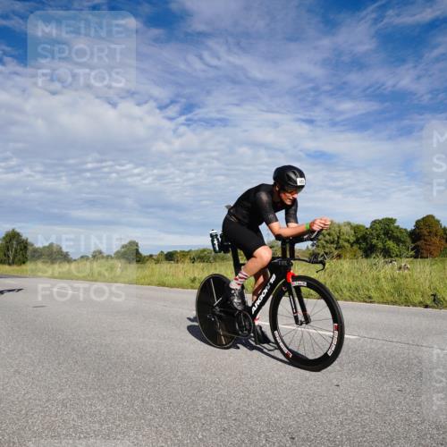 31.08.2025 - Elbe Triathlon Hamburg Michael Burmester http://msf.ph/oto/8663048 31.08.2025 09:31:30 Radfahren 450, 569, 570, 609, 720 meine-sportfotos.de