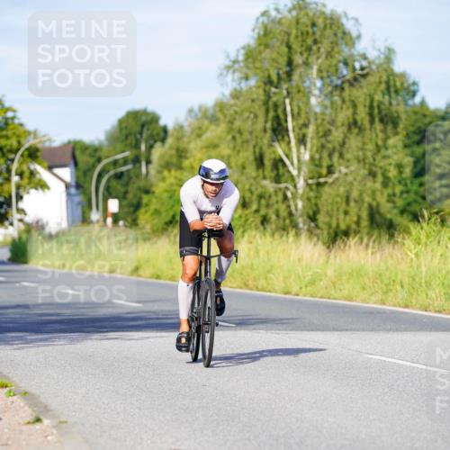 31.08.2025 - Elbe Triathlon Hamburg Michael Burmester http://msf.ph/oto/8663170 31.08.2025 09:14:38 Radfahren 205, 596 meine-sportfotos.de