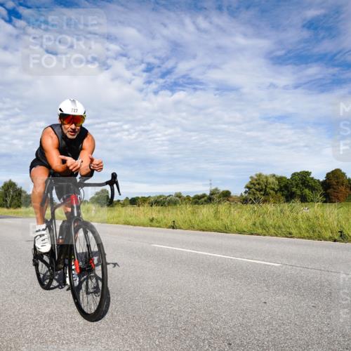 31.08.2025 - Elbe Triathlon Hamburg Michael Burmester http://msf.ph/oto/8663267 31.08.2025 09:35:00 Radfahren 264, 422, 428, 447, 537, 727 meine-sportfotos.de