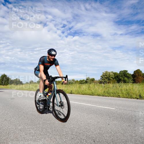 31.08.2025 - Elbe Triathlon Hamburg Michael Burmester http://msf.ph/oto/8663325 31.08.2025 09:35:58 Radfahren 426, 430, 443, 689, 769, 834 meine-sportfotos.de