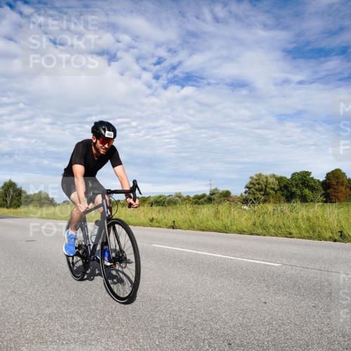 31.08.2025 - Elbe Triathlon Hamburg Michael Burmester http://msf.ph/oto/8663359 31.08.2025 09:36:25 Radfahren 467, 482, 517, 671 meine-sportfotos.de