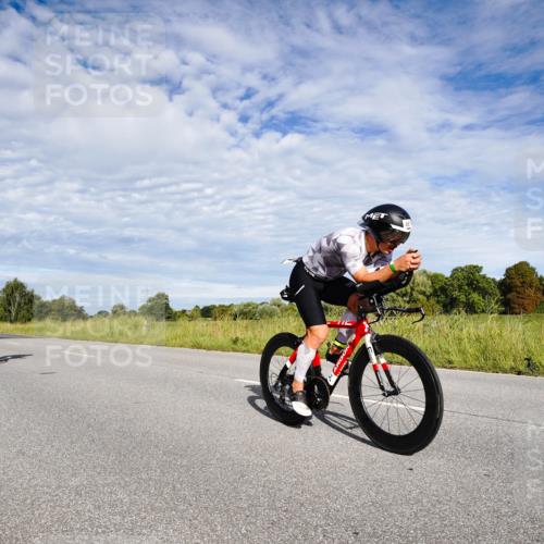 31.08.2025 - Elbe Triathlon Hamburg Michael Burmester http://msf.ph/oto/8663366 31.08.2025 09:36:32 Radfahren 397, 467, 517, 849 meine-sportfotos.de