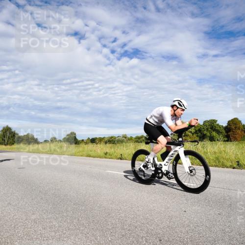 31.08.2025 - Elbe Triathlon Hamburg Michael Burmester http://msf.ph/oto/8663393 31.08.2025 09:37:08 Radfahren 254, 309, 436, 470, 626, 677, 695, 747 meine-sportfotos.de
