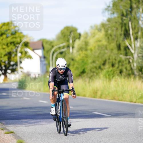 31.08.2025 - Elbe Triathlon Hamburg Michael Burmester http://msf.ph/oto/8663407 31.08.2025 09:16:33 Radfahren 294 meine-sportfotos.de