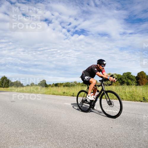 31.08.2025 - Elbe Triathlon Hamburg Michael Burmester http://msf.ph/oto/8663408 31.08.2025 09:37:16 Radfahren 254, 325, 557, 638, 918 meine-sportfotos.de