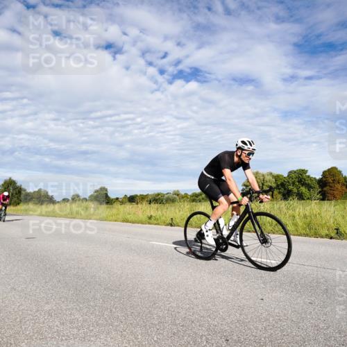 31.08.2025 - Elbe Triathlon Hamburg Michael Burmester http://msf.ph/oto/8663420 31.08.2025 09:37:26 Radfahren 331, 474, 479, 529, 530, 543, 690, 728, 741, 918 meine-sportfotos.de