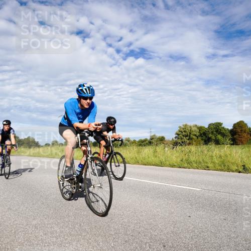 31.08.2025 - Elbe Triathlon Hamburg Michael Burmester http://msf.ph/oto/8663434 31.08.2025 09:37:40 Radfahren 386, 389, 575, 587, 925 meine-sportfotos.de