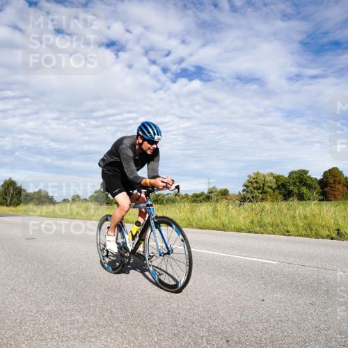 31.08.2025 - Elbe Triathlon Hamburg Michael Burmester http://msf.ph/oto/8663442 31.08.2025 09:37:48 Radfahren 371, 379, 512, 597, 704, 768 meine-sportfotos.de