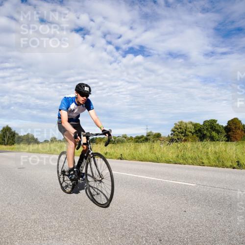 31.08.2025 - Elbe Triathlon Hamburg Michael Burmester http://msf.ph/oto/8663471 31.08.2025 09:38:05 Radfahren 252, 304, 335, 370, 391, 403, 405, 551, 554, 854, 895 meine-sportfotos.de