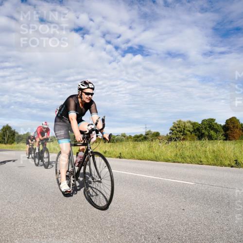 31.08.2025 - Elbe Triathlon Hamburg Michael Burmester http://msf.ph/oto/8663473 31.08.2025 09:38:07 Radfahren 304, 335, 370, 391, 403, 405, 788, 854, 895 meine-sportfotos.de