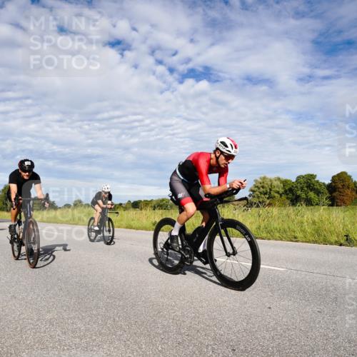 31.08.2025 - Elbe Triathlon Hamburg Michael Burmester http://msf.ph/oto/8663476 31.08.2025 09:38:07 Radfahren 304, 335, 370, 391, 403, 405, 788, 854, 895 meine-sportfotos.de