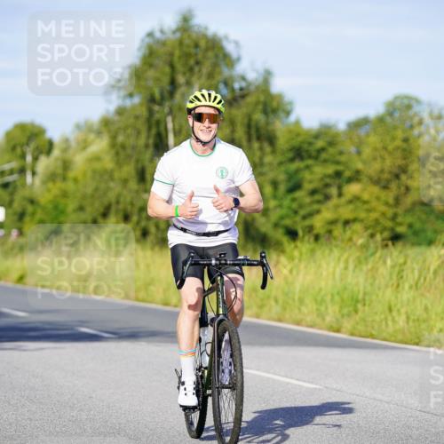 31.08.2025 - Elbe Triathlon Hamburg Michael Burmester http://msf.ph/oto/8663482 31.08.2025 09:17:27 Radfahren 365, 480 meine-sportfotos.de