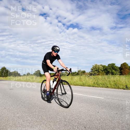 31.08.2025 - Elbe Triathlon Hamburg Michael Burmester http://msf.ph/oto/8663518 31.08.2025 09:38:40 Radfahren 255, 308, 373, 481, 549, 574, 596, 642 meine-sportfotos.de