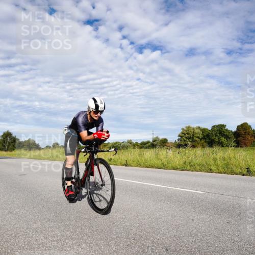 31.08.2025 - Elbe Triathlon Hamburg Michael Burmester http://msf.ph/oto/8663598 31.08.2025 09:39:59 Radfahren 334, 418, 432, 536, 576, 698, 774 meine-sportfotos.de