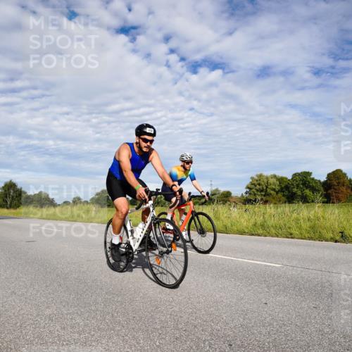 31.08.2025 - Elbe Triathlon Hamburg Michael Burmester http://msf.ph/oto/8663603 31.08.2025 09:40:02 Radfahren 334, 348, 418, 432, 499, 536, 576, 652, 698 meine-sportfotos.de