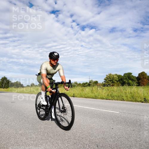 31.08.2025 - Elbe Triathlon Hamburg Michael Burmester http://msf.ph/oto/8663630 31.08.2025 09:40:15 Radfahren 265, 316, 434, 459, 525, 625, 785 meine-sportfotos.de