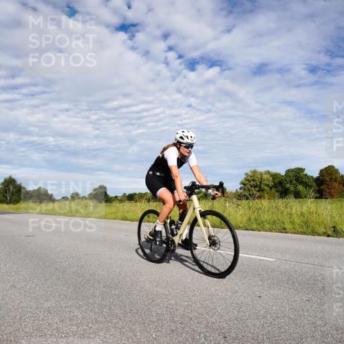 31.08.2025 - Elbe Triathlon Hamburg Michael Burmester http://msf.ph/oto/8663634 31.08.2025 09:40:18 Radfahren 301, 406, 459, 462, 525, 625, 627, 785 meine-sportfotos.de
