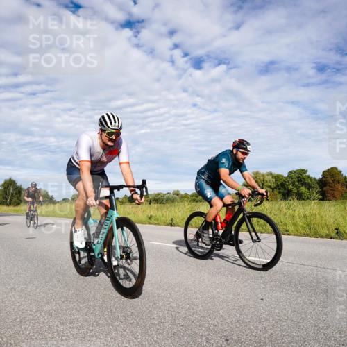 31.08.2025 - Elbe Triathlon Hamburg Michael Burmester http://msf.ph/oto/8663664 31.08.2025 09:40:47 Radfahren 246, 415, 417, 444, 451, 477, 619, 645, 830, 840 meine-sportfotos.de