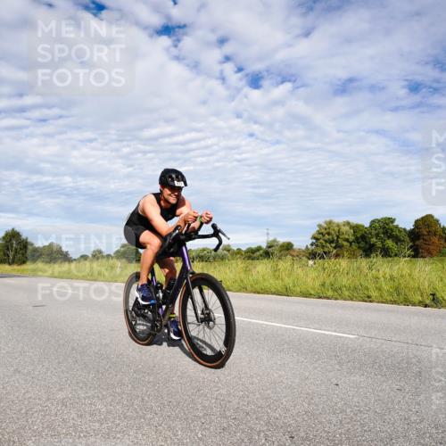 31.08.2025 - Elbe Triathlon Hamburg Michael Burmester http://msf.ph/oto/8663670 31.08.2025 09:40:52 Radfahren 258, 320, 477, 558, 564, 601, 645, 840 meine-sportfotos.de