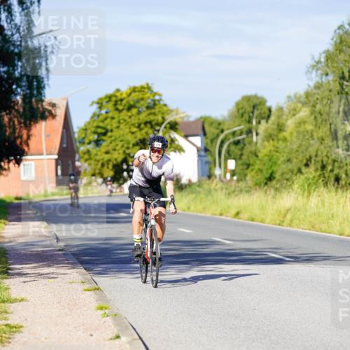 31.08.2025 - Elbe Triathlon Hamburg Michael Burmester http://msf.ph/oto/8663676 31.08.2025 09:19:06 Radfahren 410, 450 meine-sportfotos.de