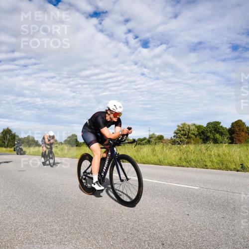 31.08.2025 - Elbe Triathlon Hamburg Michael Burmester http://msf.ph/oto/8663711 31.08.2025 09:41:17 Radfahren 261, 318, 395, 445, 630, 650, 672, 692, 815, 853, 887 meine-sportfotos.de