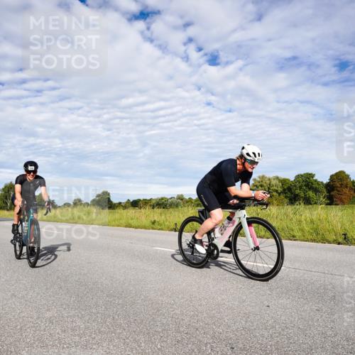 31.08.2025 - Elbe Triathlon Hamburg Michael Burmester http://msf.ph/oto/8663757 31.08.2025 09:41:53 Radfahren 266, 376, 579, 681, 910 meine-sportfotos.de