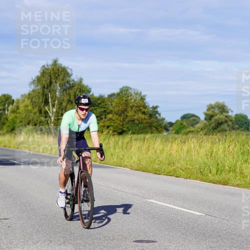 31.08.2025 - Elbe Triathlon Hamburg Michael Burmester http://msf.ph/oto/8663763 31.08.2025 09:20:06 Radfahren 208, 211, 371, 381, 474, 709 meine-sportfotos.de