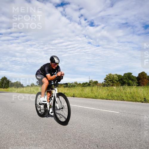 31.08.2025 - Elbe Triathlon Hamburg Michael Burmester http://msf.ph/oto/8663780 31.08.2025 09:42:21 Radfahren 248, 299, 916, 929 meine-sportfotos.de