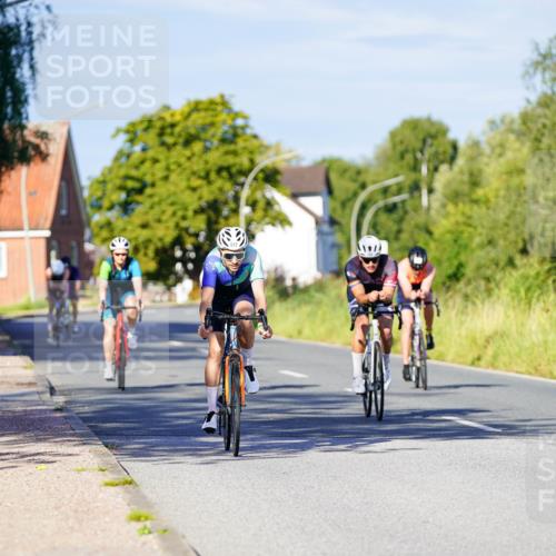 31.08.2025 - Elbe Triathlon Hamburg Michael Burmester http://msf.ph/oto/8663829 31.08.2025 09:20:37 Radfahren 182, 228, 242, 289, 422, 517 meine-sportfotos.de