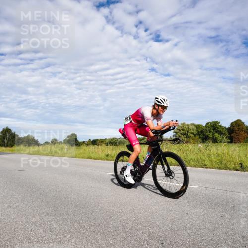 31.08.2025 - Elbe Triathlon Hamburg Michael Burmester http://msf.ph/oto/8663830 31.08.2025 09:42:58 Radfahren 324, 414, 438, 486, 623, 624, 665, 732, 833, 837, 882 meine-sportfotos.de