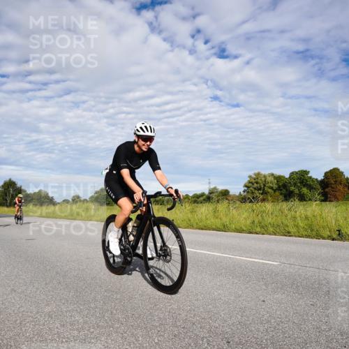 31.08.2025 - Elbe Triathlon Hamburg Michael Burmester http://msf.ph/oto/8663833 31.08.2025 09:43:01 Radfahren 321, 324, 414, 623, 624, 732, 795, 833, 837 meine-sportfotos.de