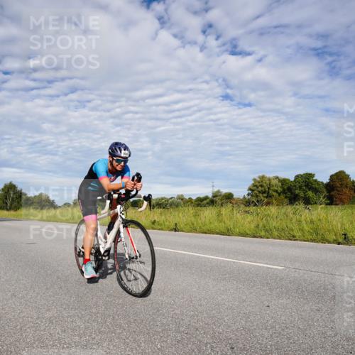 31.08.2025 - Elbe Triathlon Hamburg Michael Burmester http://msf.ph/oto/8663881 31.08.2025 09:43:46 Radfahren 377, 602, 800, 845, 908 meine-sportfotos.de