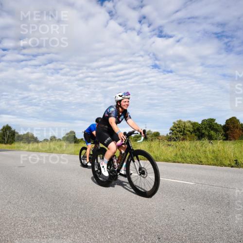 31.08.2025 - Elbe Triathlon Hamburg Michael Burmester http://msf.ph/oto/8663887 31.08.2025 09:43:49 Radfahren 377, 450, 563, 602, 800, 845, 908 meine-sportfotos.de