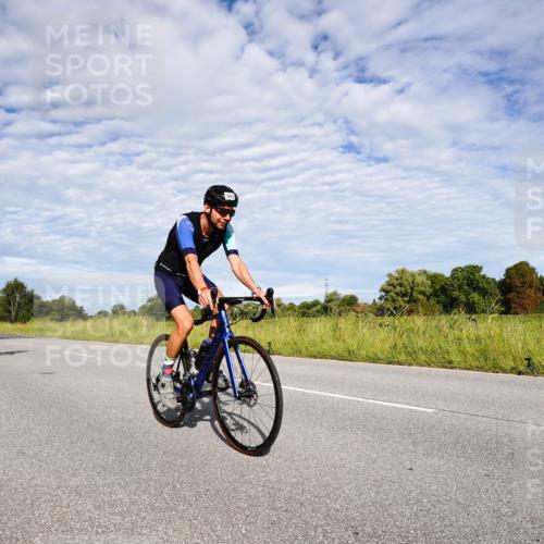 31.08.2025 - Elbe Triathlon Hamburg Michael Burmester http://msf.ph/oto/8663896 31.08.2025 09:43:56 Radfahren 281, 377, 450, 563, 610, 634, 770, 864 meine-sportfotos.de
