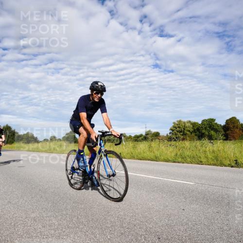31.08.2025 - Elbe Triathlon Hamburg Michael Burmester http://msf.ph/oto/8663897 31.08.2025 09:43:57 Radfahren 281, 450, 562, 563, 610, 634, 770, 864 meine-sportfotos.de