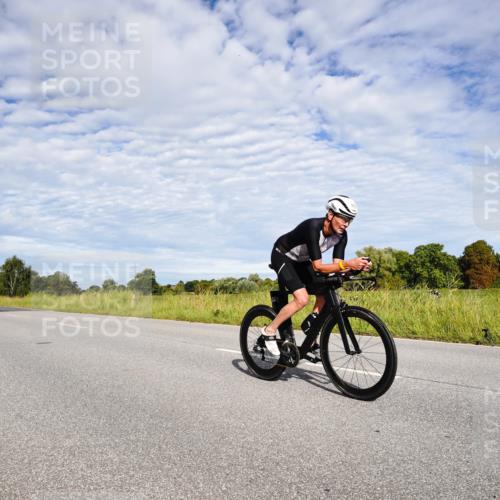 31.08.2025 - Elbe Triathlon Hamburg Michael Burmester http://msf.ph/oto/8663902 31.08.2025 09:44:00 Radfahren 281, 378, 476, 562, 610, 634, 770, 787, 864 meine-sportfotos.de