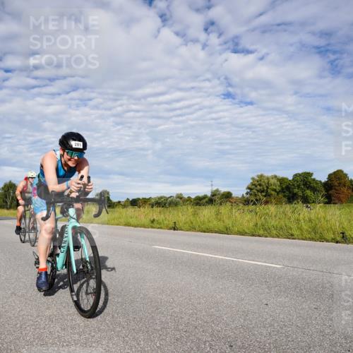 31.08.2025 - Elbe Triathlon Hamburg Michael Burmester http://msf.ph/oto/8663906 31.08.2025 09:44:04 Radfahren 281, 378, 476, 562, 787, 864 meine-sportfotos.de