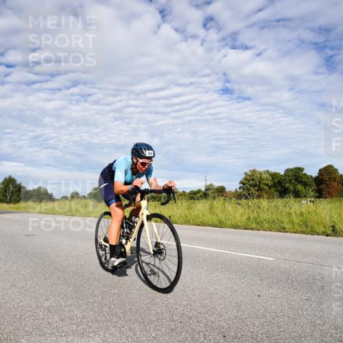 31.08.2025 - Elbe Triathlon Hamburg Michael Burmester http://msf.ph/oto/8663922 31.08.2025 09:44:30 Radfahren 360, 387, 667, 825, 919 meine-sportfotos.de