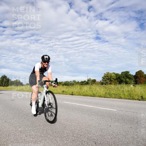 31.08.2025 - Elbe Triathlon Hamburg Michael Burmester http://msf.ph/oto/8663929 31.08.2025 09:44:48 Radfahren 259, 298, 617, 669, 737, 823, 869, 881 meine-sportfotos.de