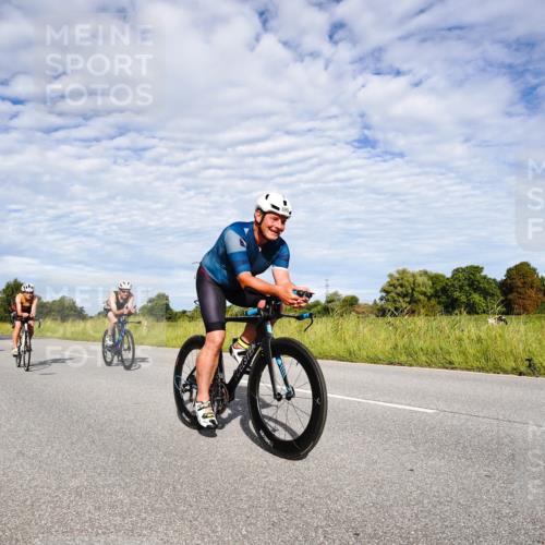31.08.2025 - Elbe Triathlon Hamburg Michael Burmester http://msf.ph/oto/8663933 31.08.2025 09:44:50 Radfahren 259, 298, 357, 613, 617, 669, 737, 823, 869, 881 meine-sportfotos.de