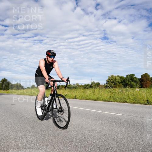 31.08.2025 - Elbe Triathlon Hamburg Michael Burmester http://msf.ph/oto/8663986 31.08.2025 09:45:33 Radfahren 392, 393, 431, 607, 660, 664, 700, 708, 709 meine-sportfotos.de