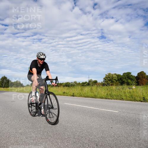 31.08.2025 - Elbe Triathlon Hamburg Michael Burmester http://msf.ph/oto/8663990 31.08.2025 09:45:35 Radfahren 392, 393, 431, 607, 633, 660, 700, 708, 709, 786, 808 meine-sportfotos.de
