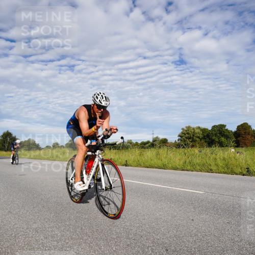 31.08.2025 - Elbe Triathlon Hamburg Michael Burmester http://msf.ph/oto/8664029 31.08.2025 09:46:09 Radfahren 463, 553, 600, 740, 803, 820, 876, 906 meine-sportfotos.de