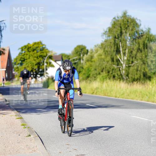 31.08.2025 - Elbe Triathlon Hamburg Michael Burmester http://msf.ph/oto/8664042 31.08.2025 09:21:48 Radfahren 255, 276, 402, 468 meine-sportfotos.de