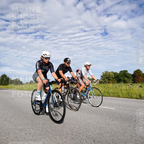 31.08.2025 - Elbe Triathlon Hamburg Michael Burmester http://msf.ph/oto/8664080 31.08.2025 09:46:48 Radfahren 294, 329, 384, 526, 569, 570, 589, 729, 759, 838 meine-sportfotos.de