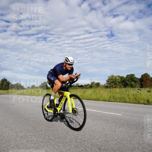 31.08.2025 - Elbe Triathlon Hamburg Michael Burmester http://msf.ph/oto/8664086 31.08.2025 09:46:53 Radfahren 384, 399, 589, 729 meine-sportfotos.de