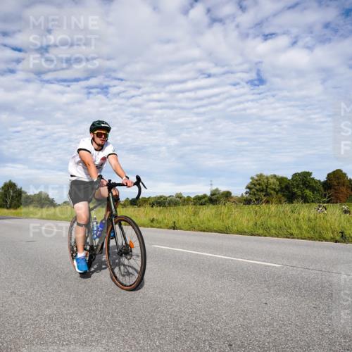 31.08.2025 - Elbe Triathlon Hamburg Michael Burmester http://msf.ph/oto/8664091 31.08.2025 09:46:57 Radfahren 384, 399, 458, 792 meine-sportfotos.de