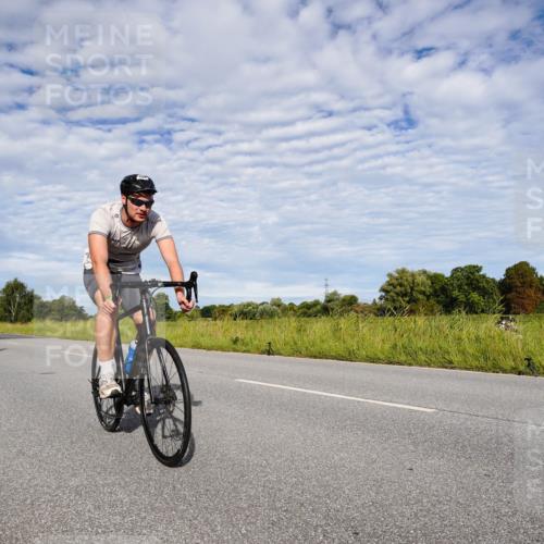 31.08.2025 - Elbe Triathlon Hamburg Michael Burmester http://msf.ph/oto/8664118 31.08.2025 09:47:19 Radfahren 400, 516, 533, 545, 723, 749, 915 meine-sportfotos.de